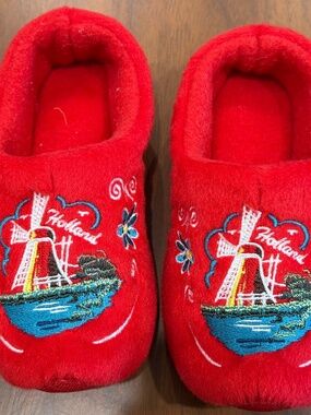 Red Holland Clog Slippers | Dutch Wooden Shoe Style | Kids 6–9